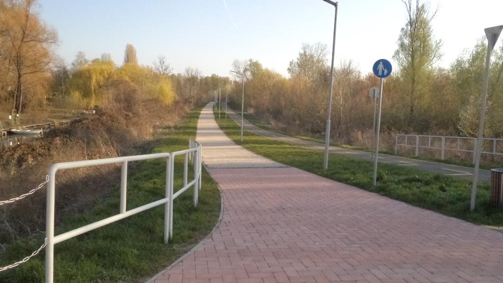 Molni Leilighet Balatonfůzfő Eksteriør bilde