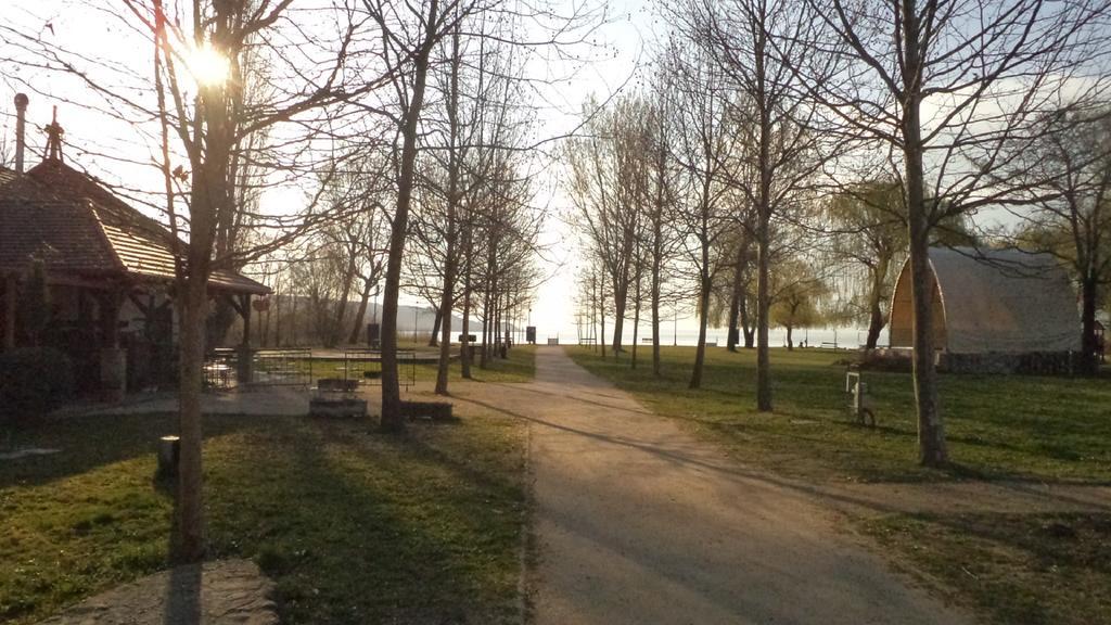 Molni Leilighet Balatonfůzfő Eksteriør bilde