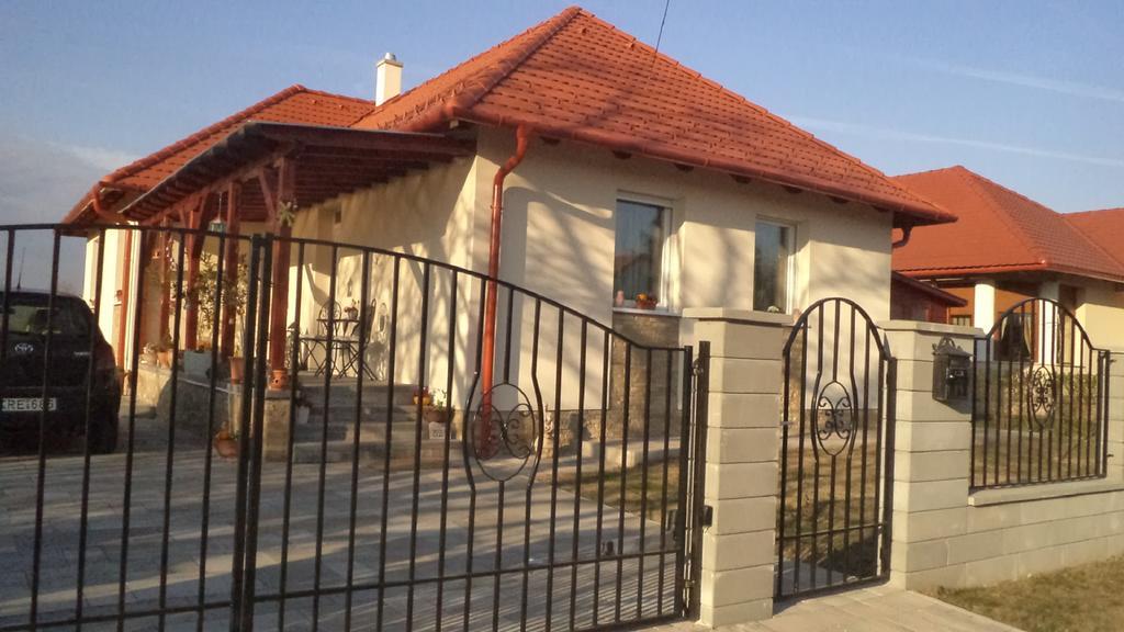 Molni Leilighet Balatonfůzfő Eksteriør bilde